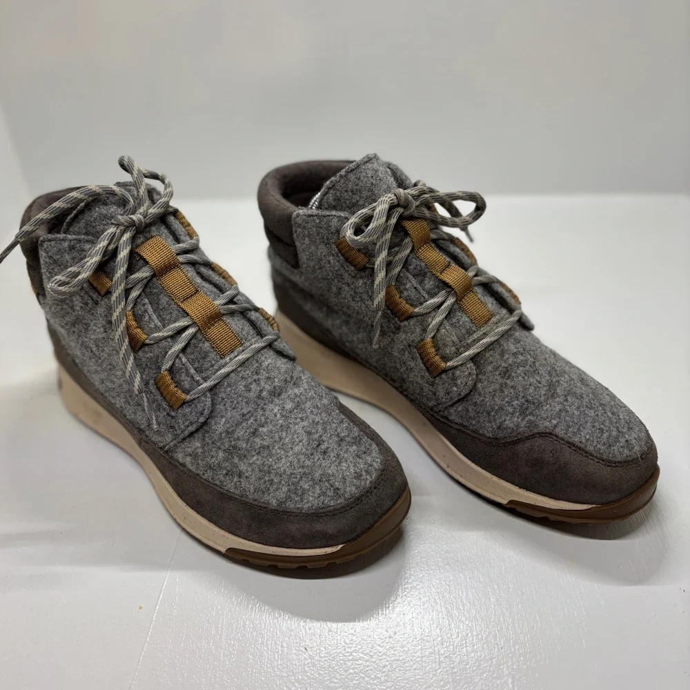 Chaco Borealis Ledge Women’s Waterproof Ankle Boots Wool Hiking Winter Size 8.5 - Picture 2 of 10